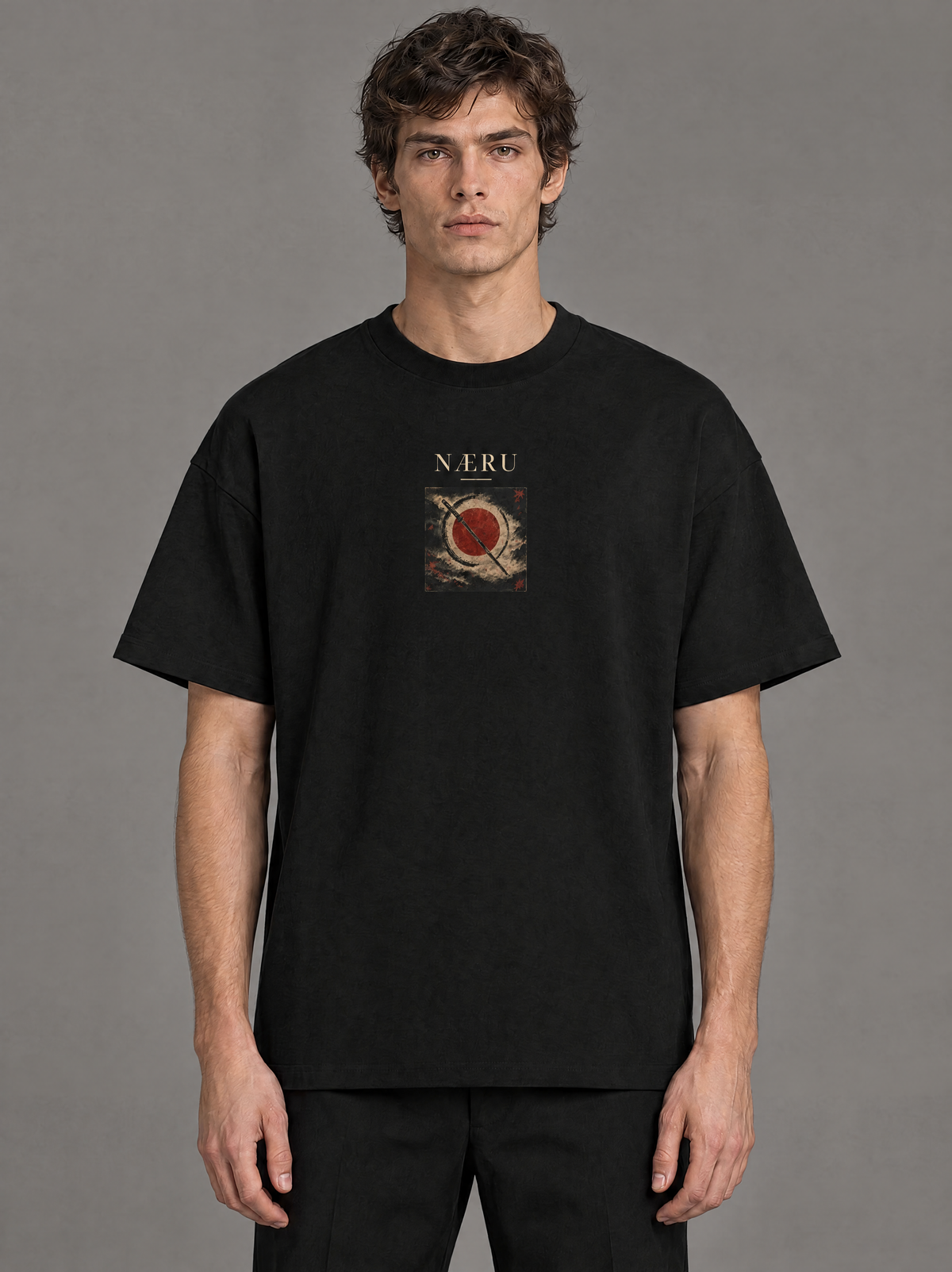 RONIN MARBLE TEE — siyah oversize tişört, model önden, NÆRU ve katana karesi